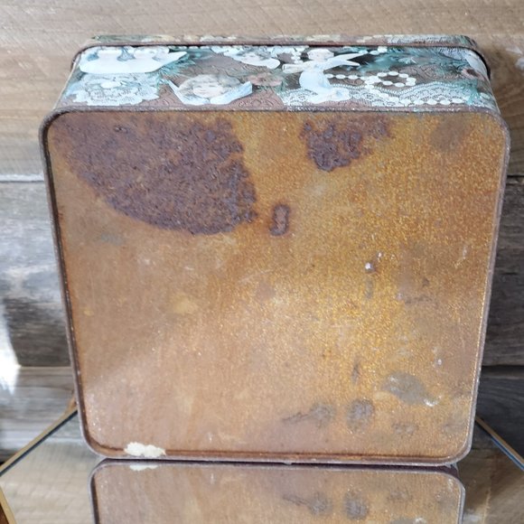 Victorian Tin Box - 8" square - Cherubs, Beads, Lace - Picture 7 of 8